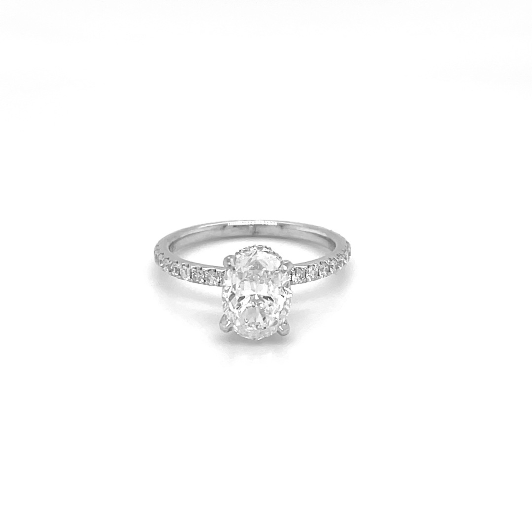 Oval stone engagement ring